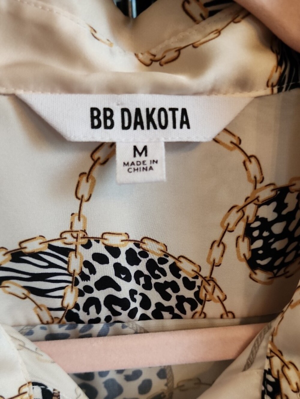 BB Dakota Silky Cream Button-Down Shirt with Black & Gold Chain Motif, Size M - Picture 2 of 4